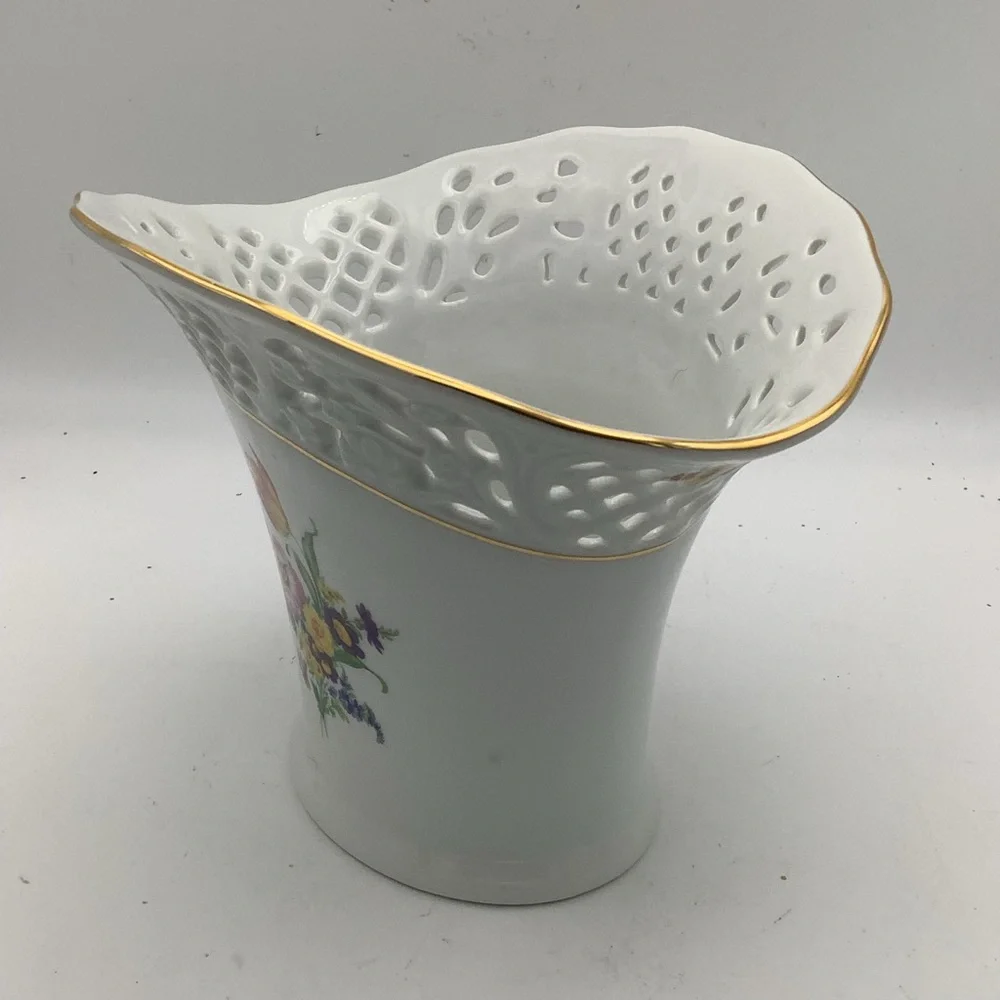Vintage Thun Countess Collection Bohemian Art Glass Reticulated Vase